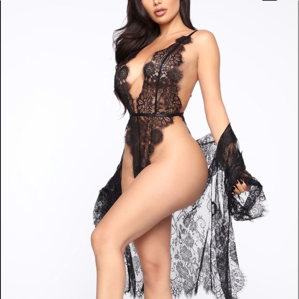 Fashion Nova No Turning Back Lace Teddy & Robe Set